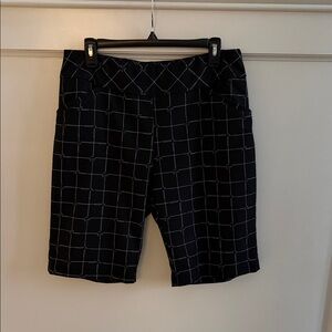 TAIL White Label Golf Bermuda Shorts • Women’s Size 14 • Like New • Black